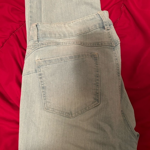 BLUE JEANS - Picture 1 of 4